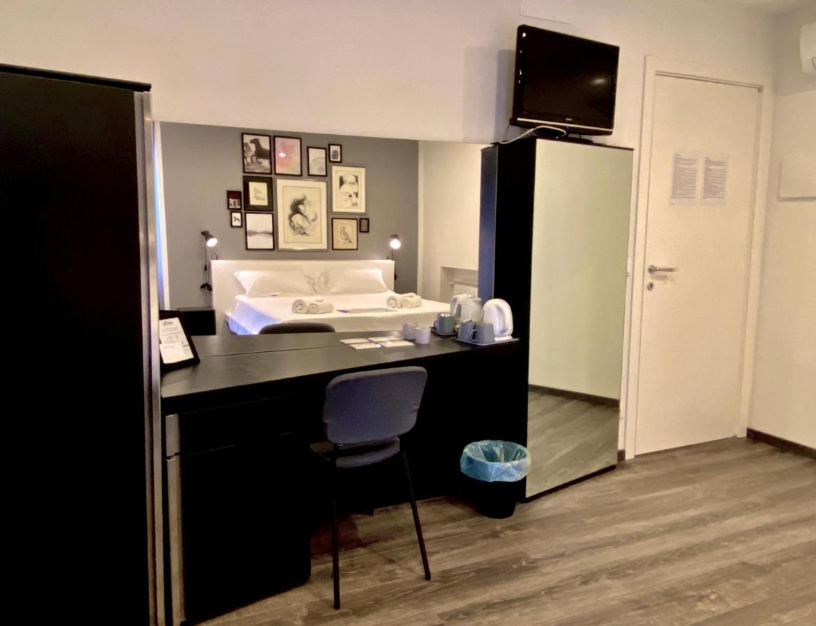 Mimi Rooms&Studios Trieste Luaran gambar