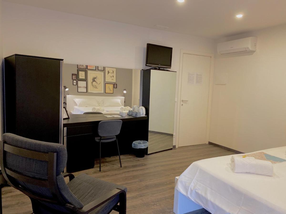 Mimi Rooms&Studios Trieste Luaran gambar