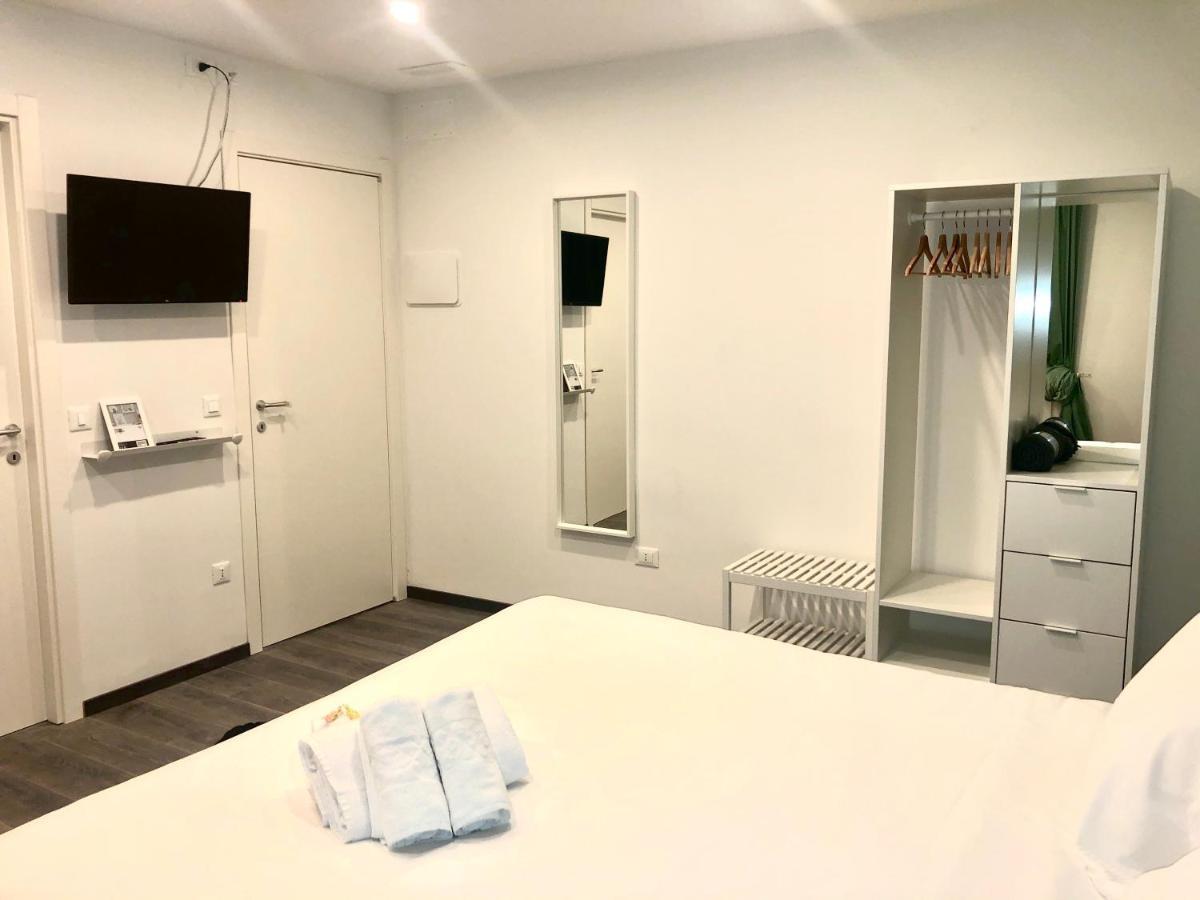 Mimi Rooms&Studios Trieste Luaran gambar